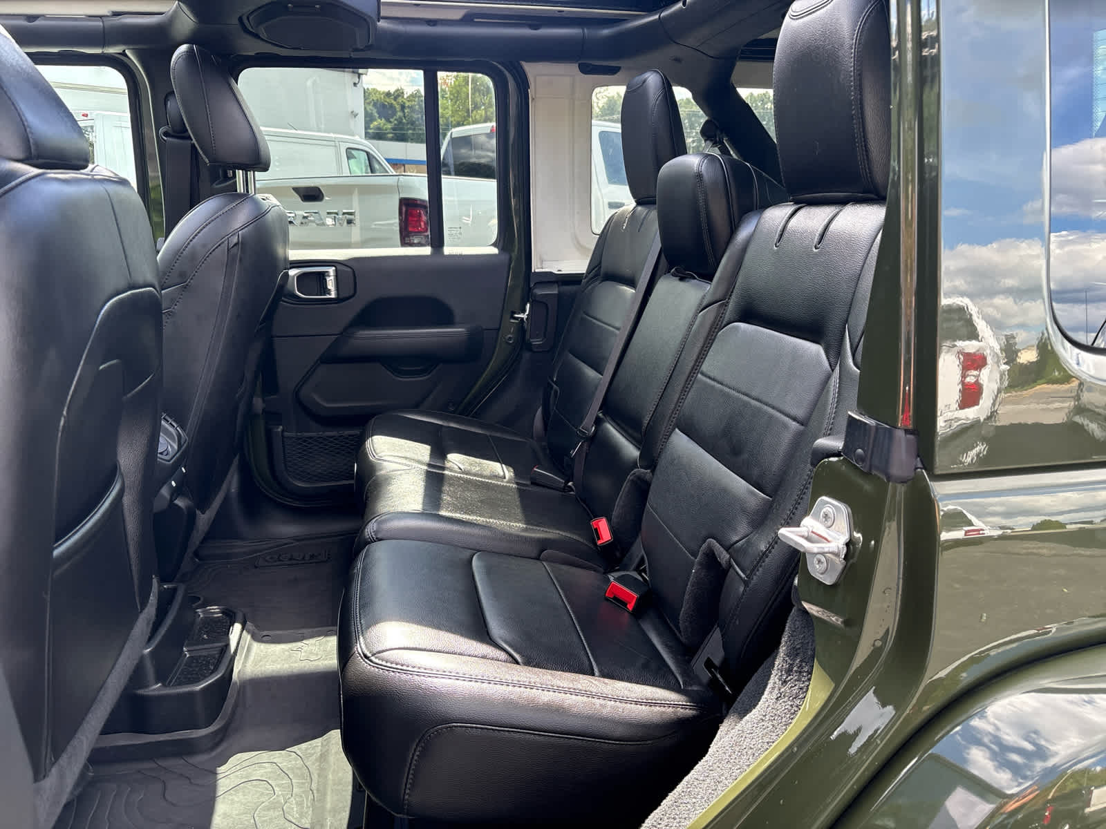 2023 Jeep Wrangler Sahara Altitude