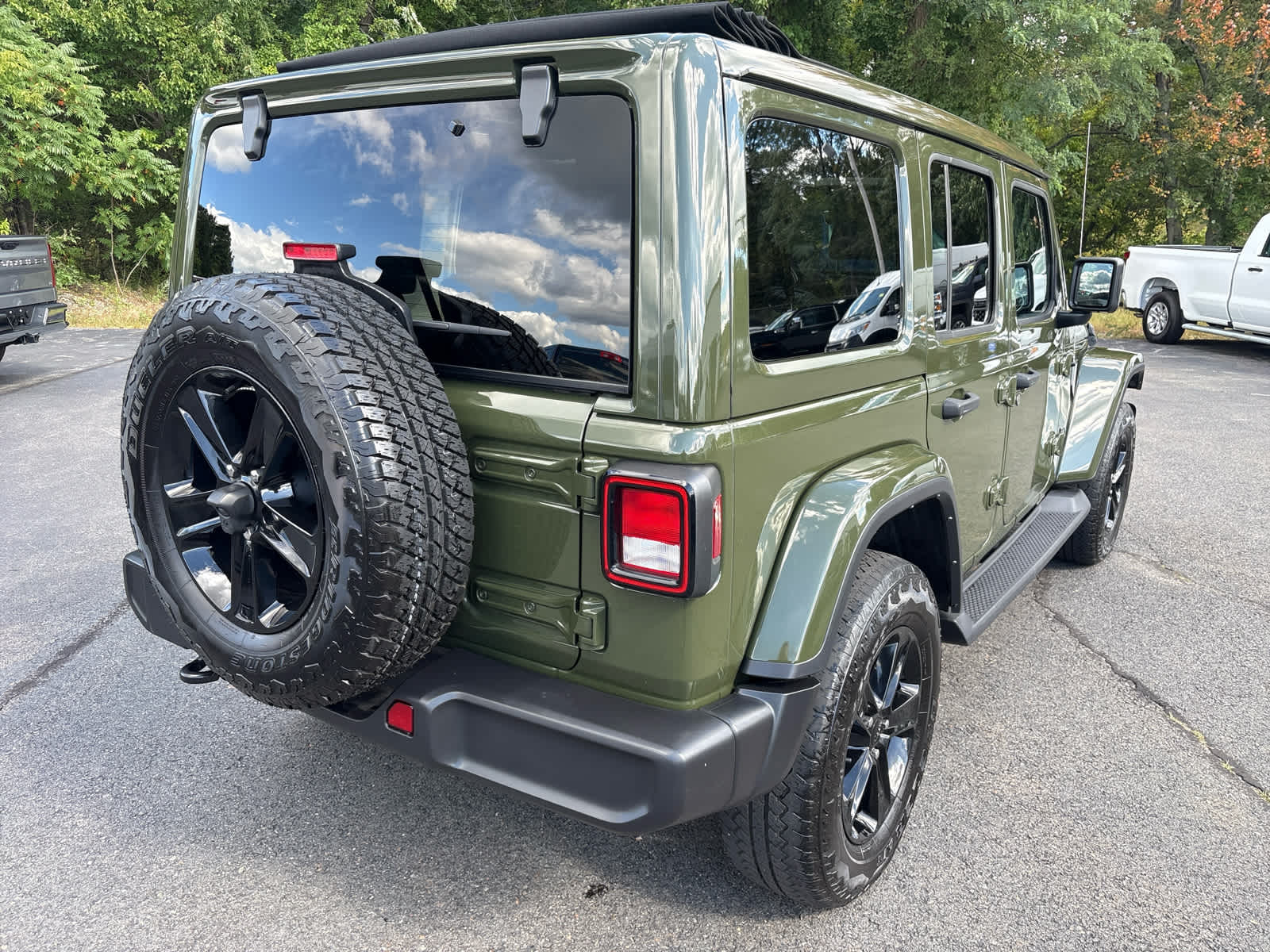 2023 Jeep Wrangler Sahara Altitude