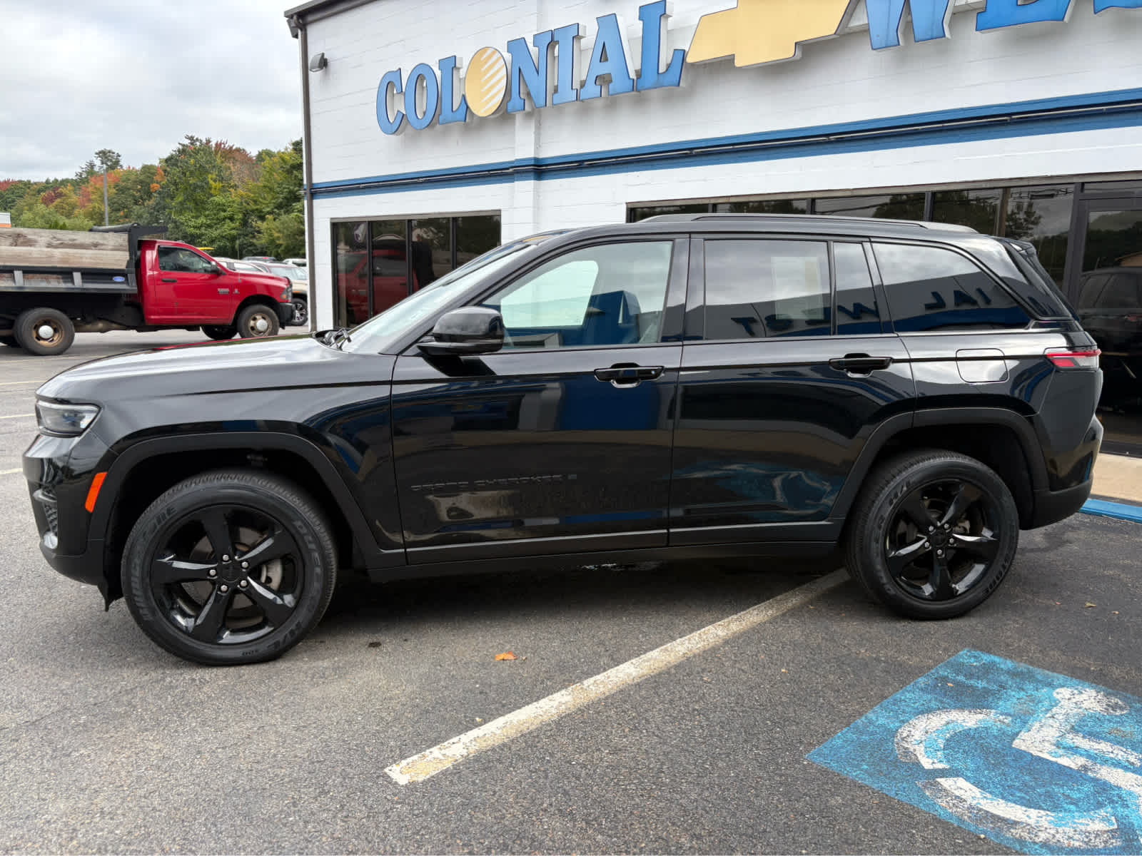 2023 Jeep Grand Cherokee Base