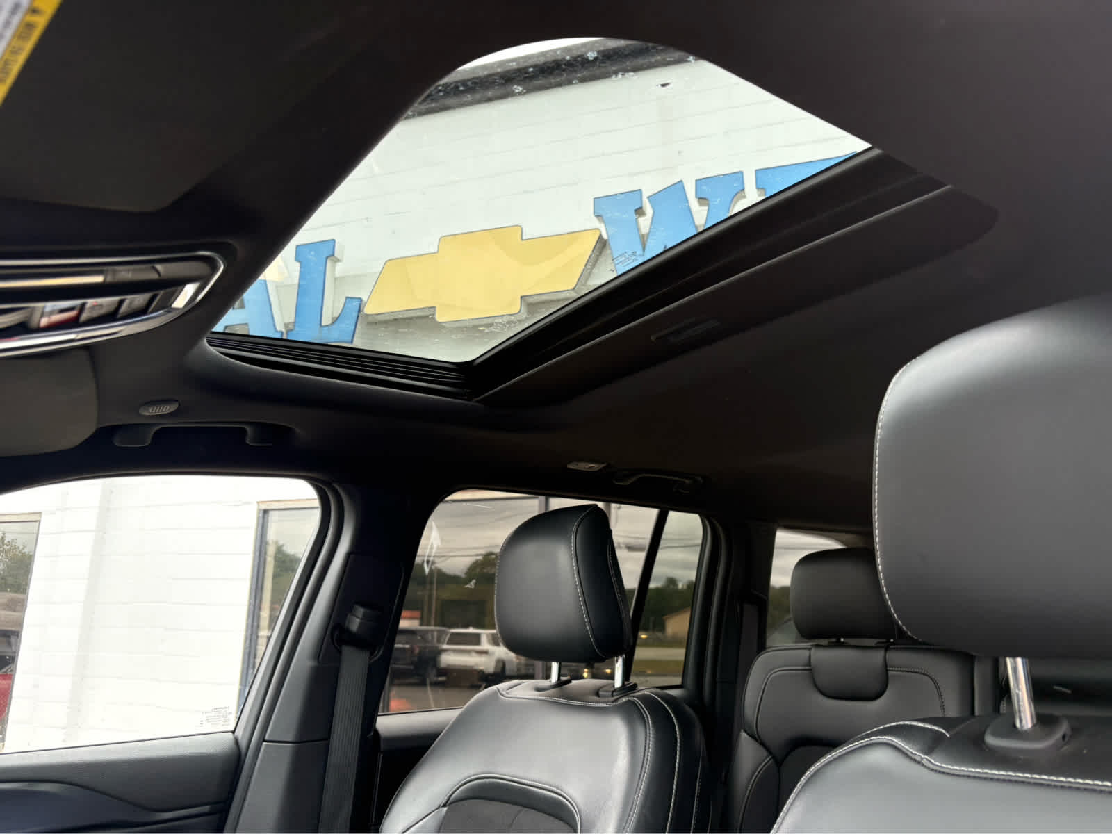 2023 Jeep Grand Cherokee Base