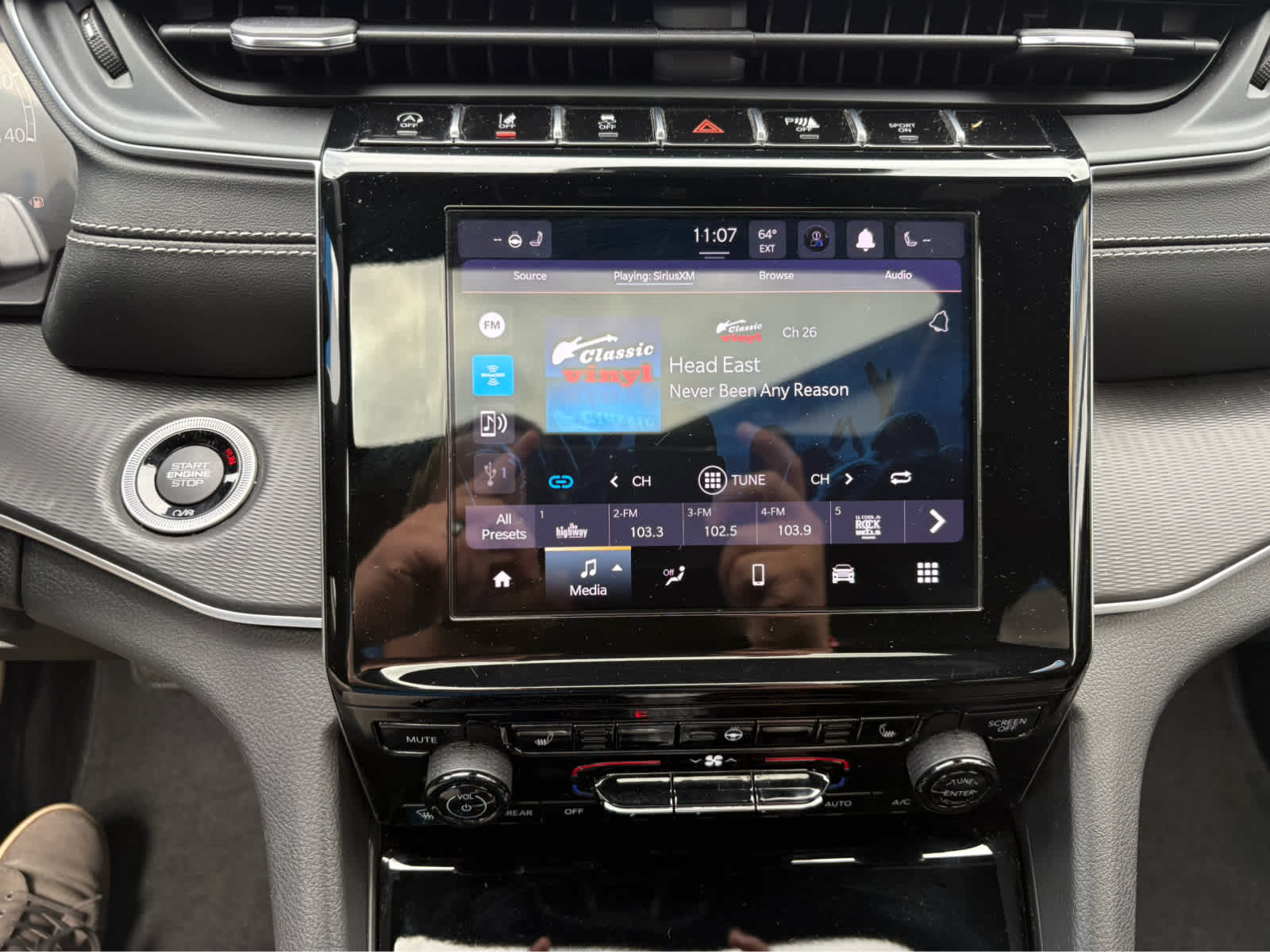 2023 Jeep Grand Cherokee Base