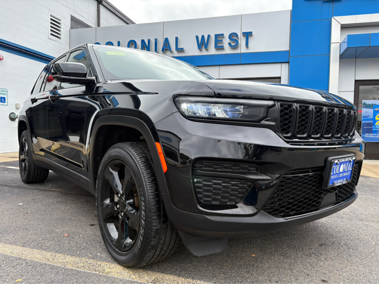 2023 Jeep Grand Cherokee Base