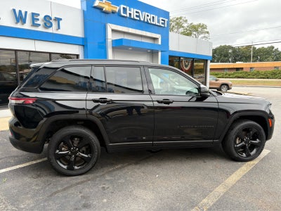 2023 Jeep Grand Cherokee Base