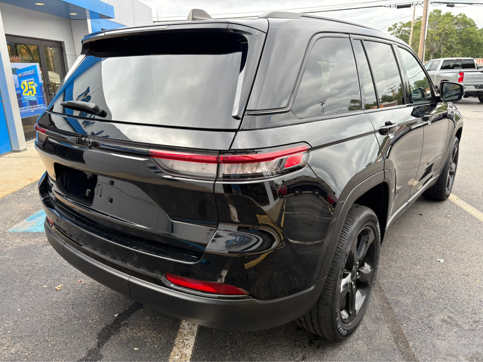 2023 Jeep Grand Cherokee Base