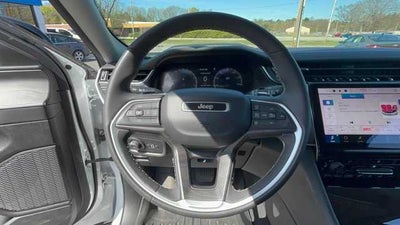 2023 Jeep Grand Cherokee Base