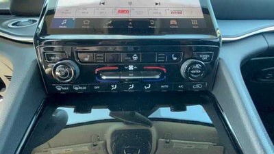 2023 Jeep Grand Cherokee Base