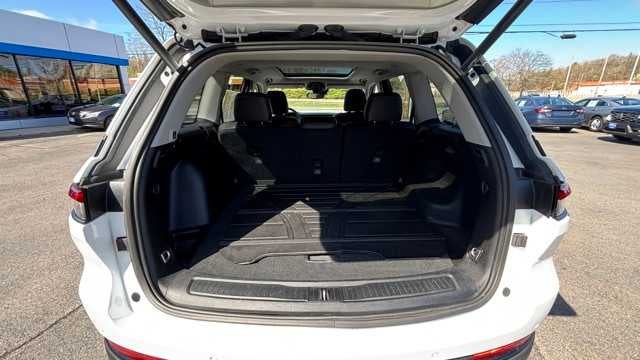 2023 Jeep Grand Cherokee Base