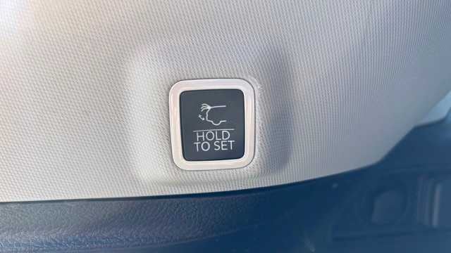 2023 Jeep Grand Cherokee Base