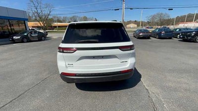 2023 Jeep Grand Cherokee Base