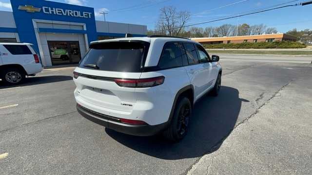 2023 Jeep Grand Cherokee Base