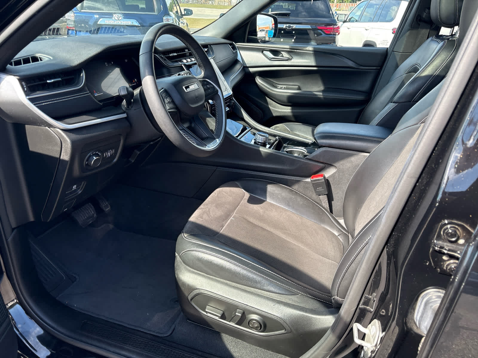 2023 Jeep Grand Cherokee L Altitude