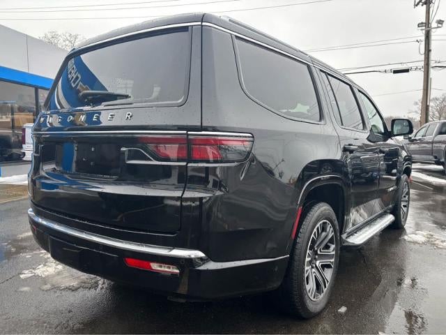 2023 Jeep Wagoneer Base