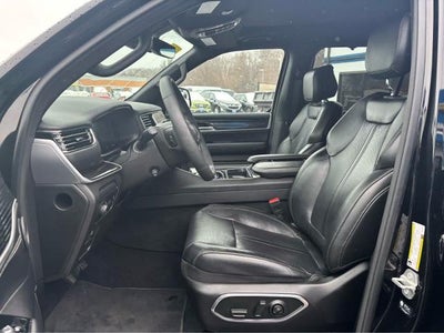 2023 Jeep Wagoneer Base