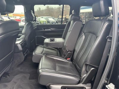 2023 Jeep Wagoneer Base