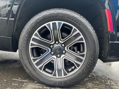 2023 Jeep Wagoneer Base