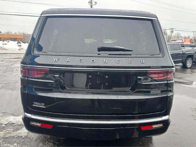 2023 Jeep Wagoneer Base