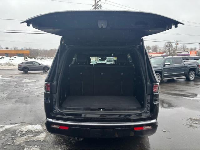 2023 Jeep Wagoneer Base