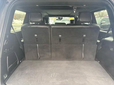 2023 Jeep Wagoneer Base