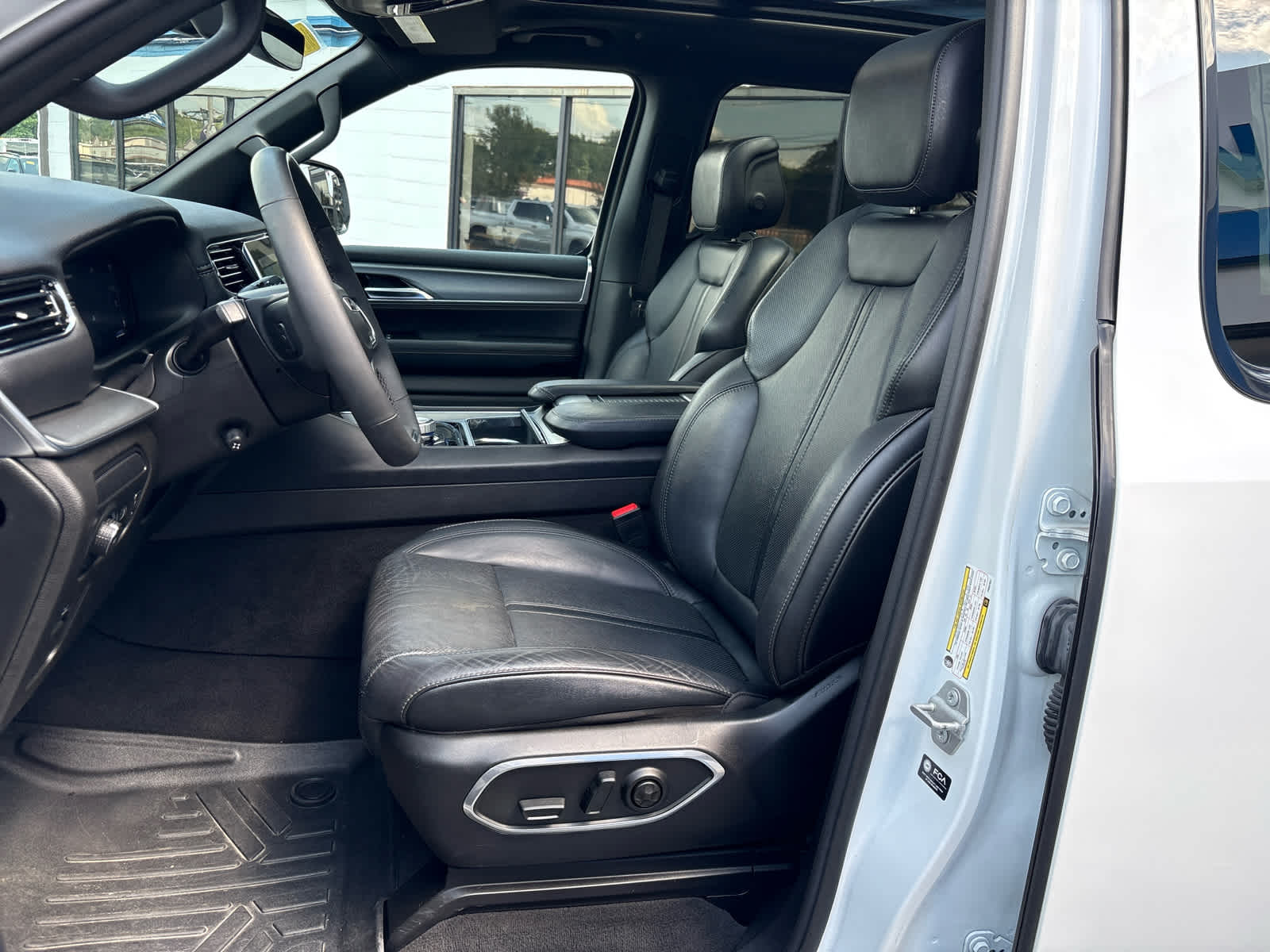 2023 Jeep Wagoneer Series II Carbide