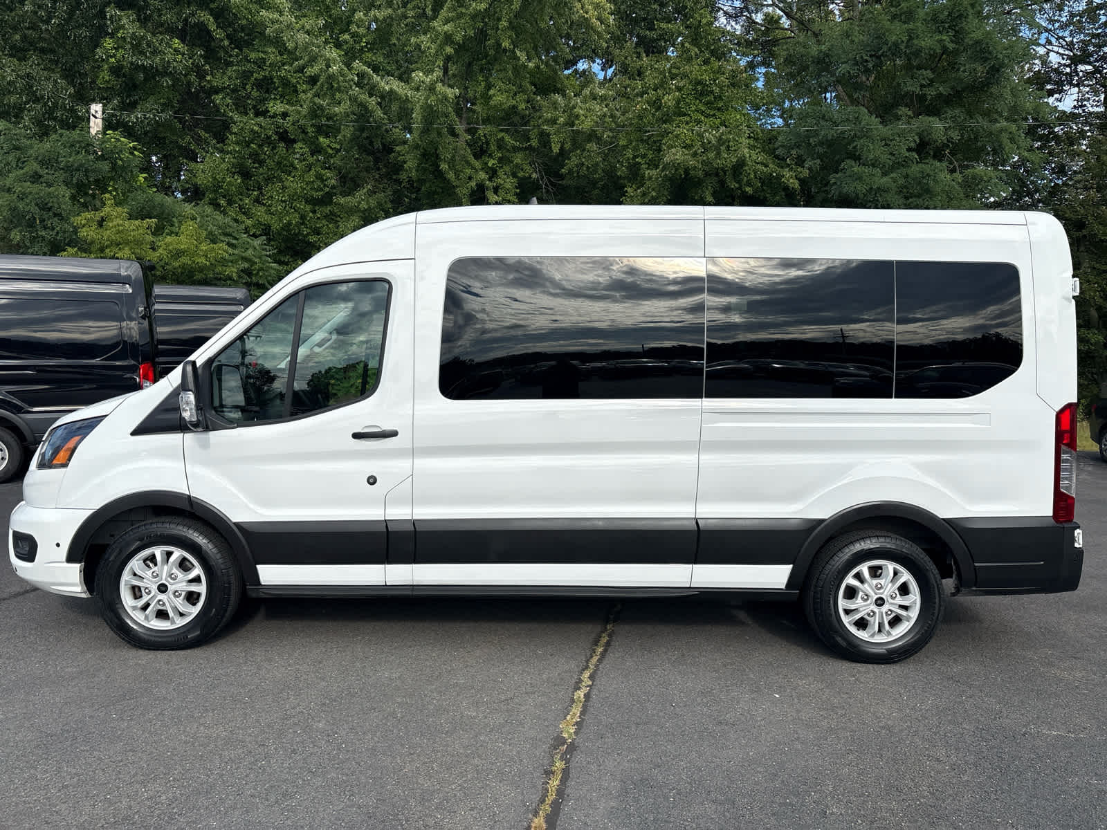 2025 Ford Transit Passenger Wagon XL