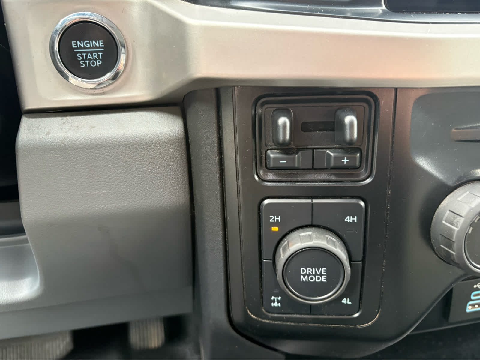 2024 Ford Super Duty F-350 SRW XL