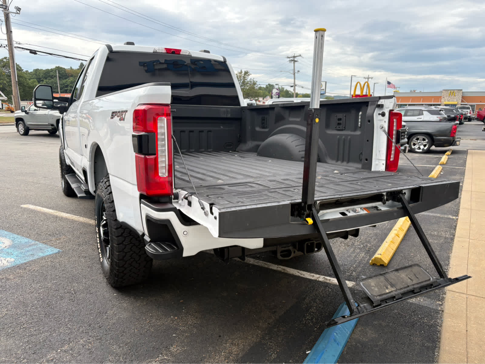 2024 Ford Super Duty F-350 SRW XL