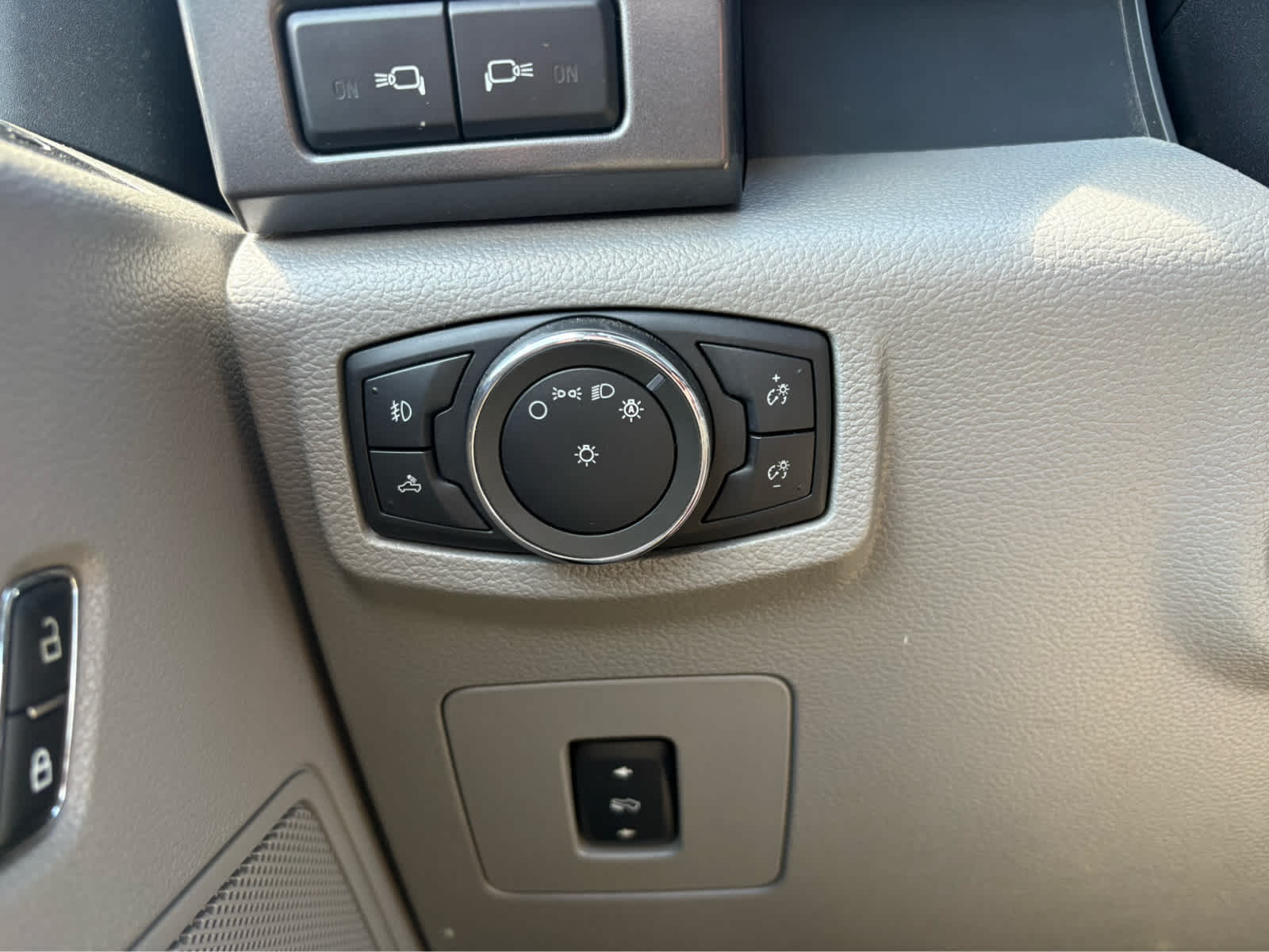 2017 Ford F-150 Base