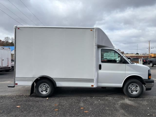 2025 Chevrolet Express Cutaway 3500 Base