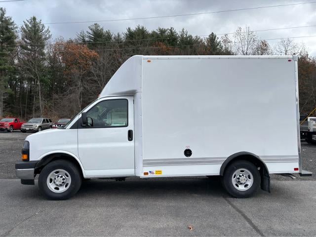 2025 Chevrolet Express Cutaway 3500 Base