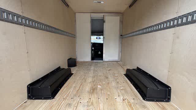 2025 Chevrolet Express Cutaway 3500 Base