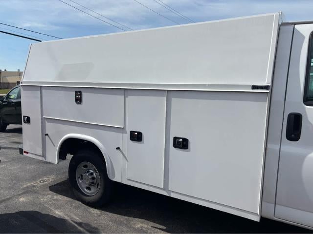 2024 Chevrolet Express Cutaway 3500 Base