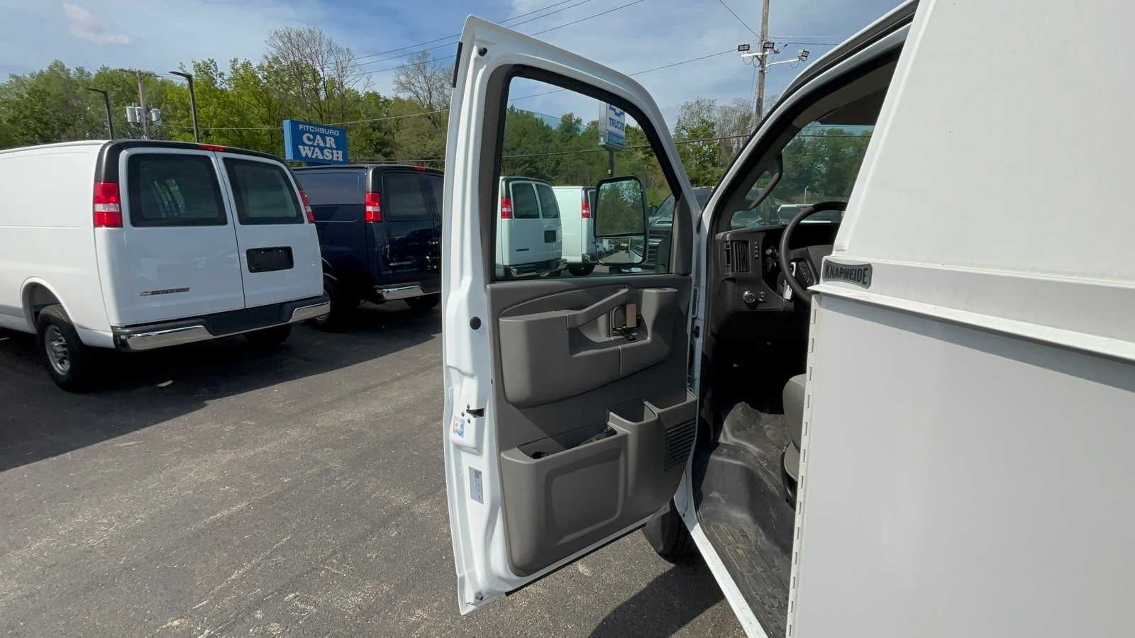 2024 Chevrolet Express Cutaway 3500 Base