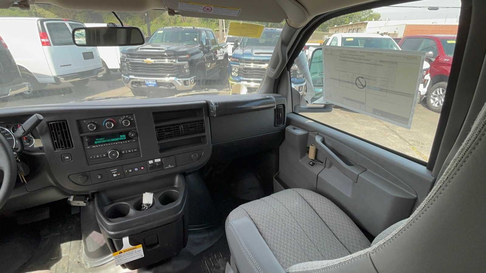 2024 Chevrolet Express Cutaway 3500 Base