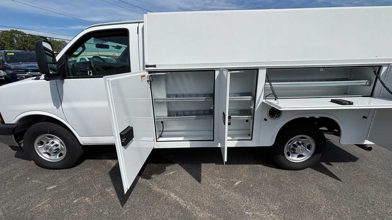 2024 Chevrolet Express Cutaway 3500 Base