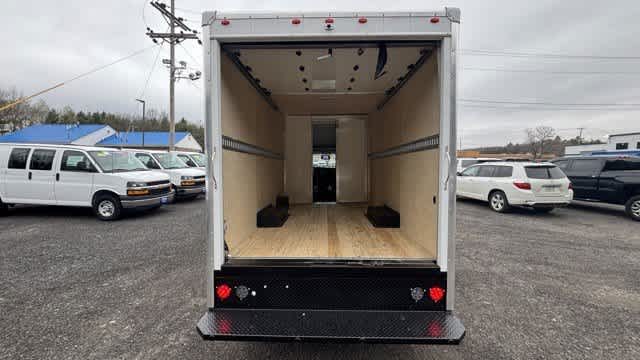 2025 Chevrolet Express Cutaway 3500 Base