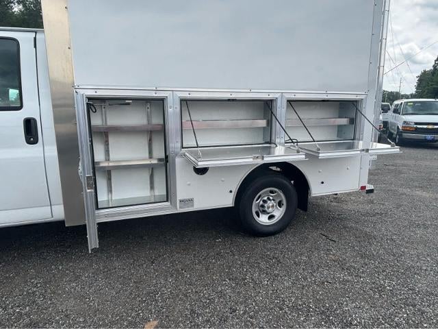 2025 Chevrolet Express Cutaway 3500 Base