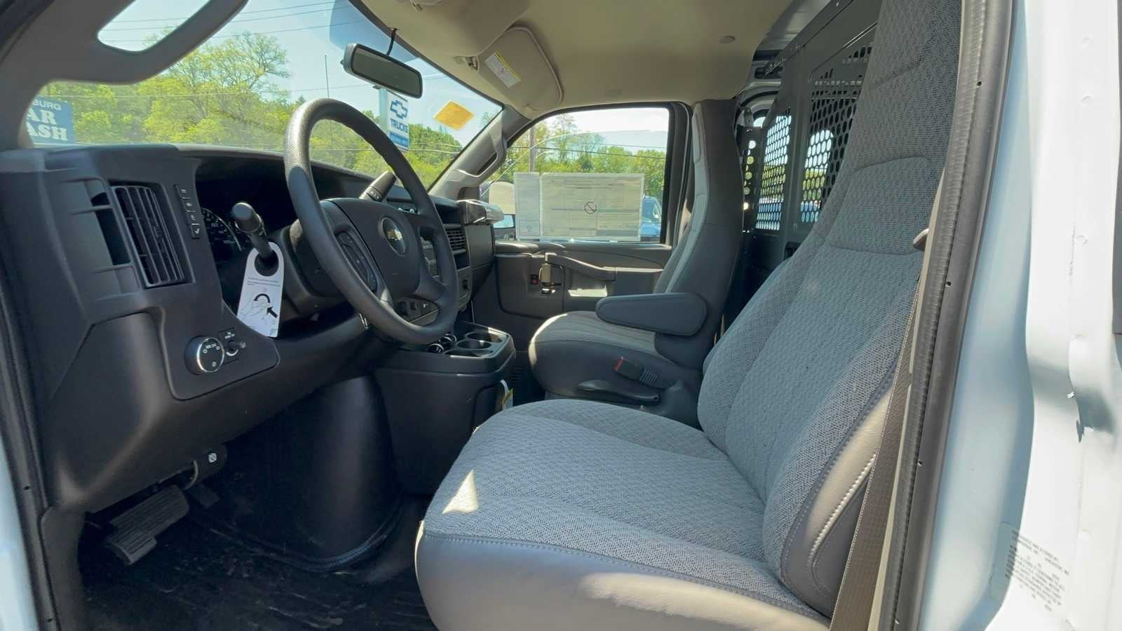 2025 Chevrolet Express Cargo Base