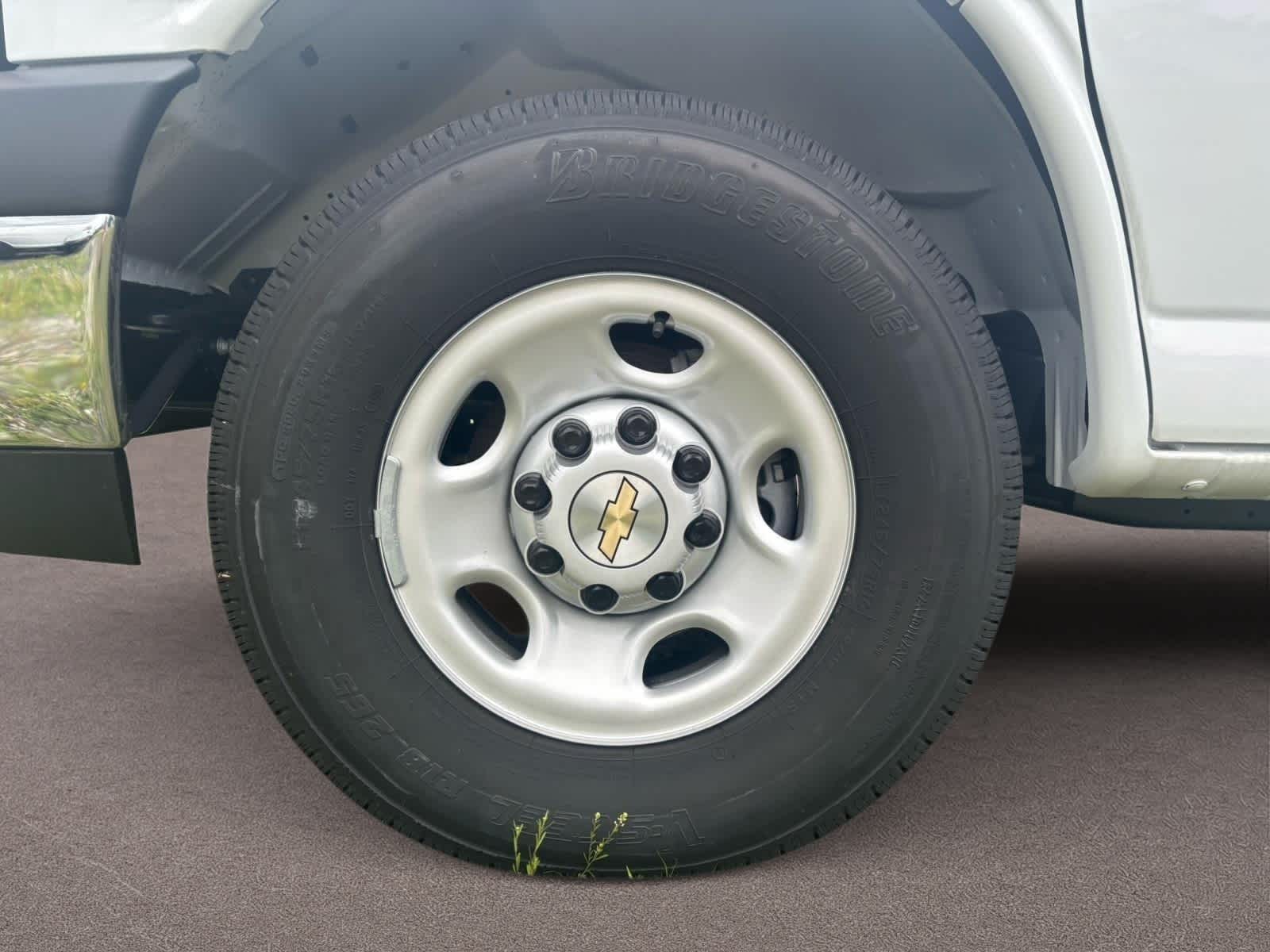 2025 Chevrolet Express Cargo Base