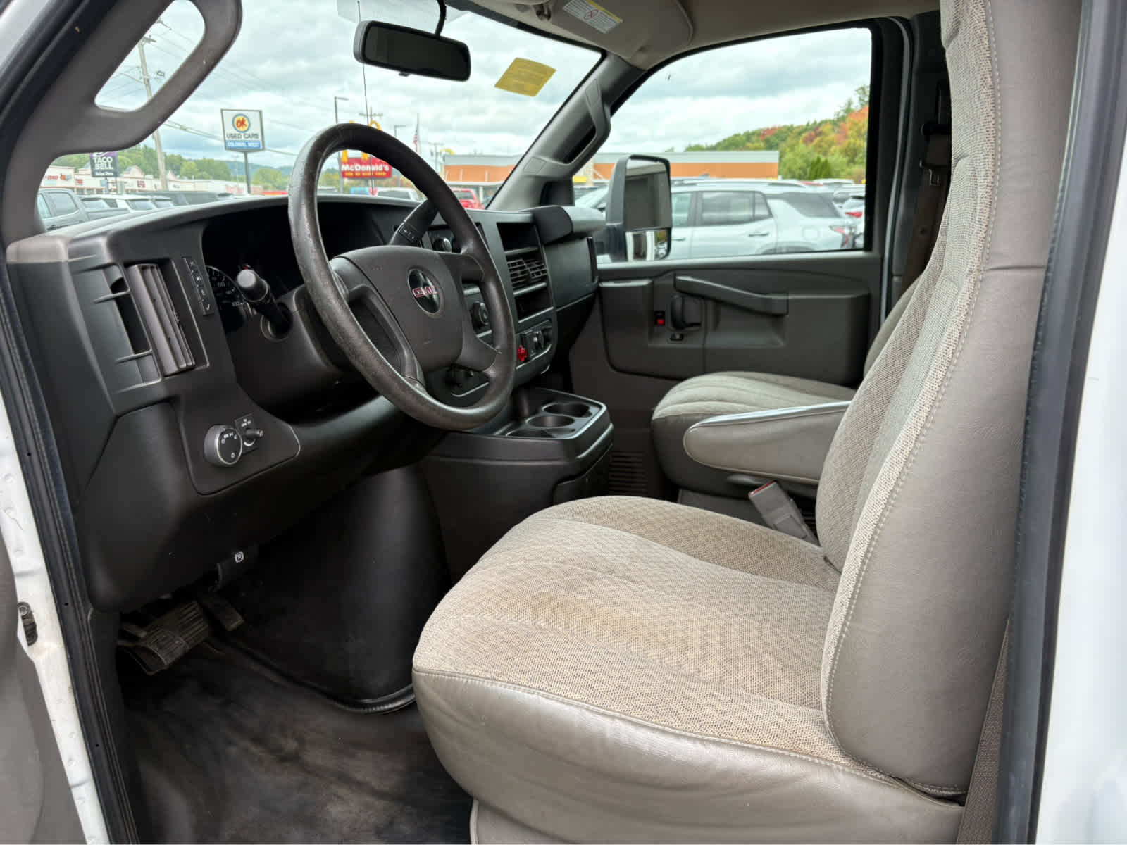 2018 GMC Savana Cutaway 3500 Base
