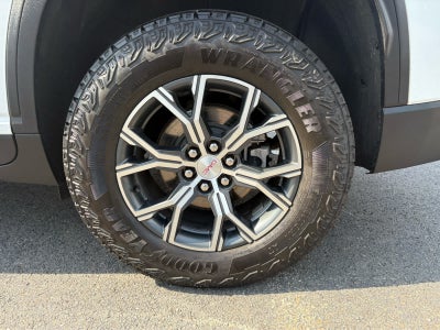 2024 GMC Acadia AT4