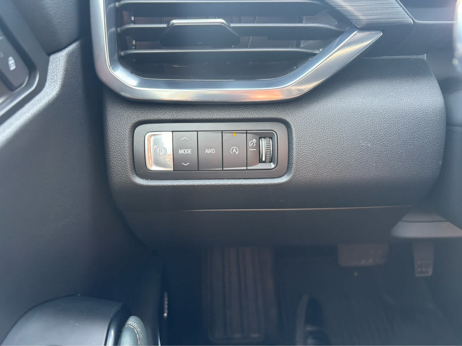 2024 GMC Acadia AT4