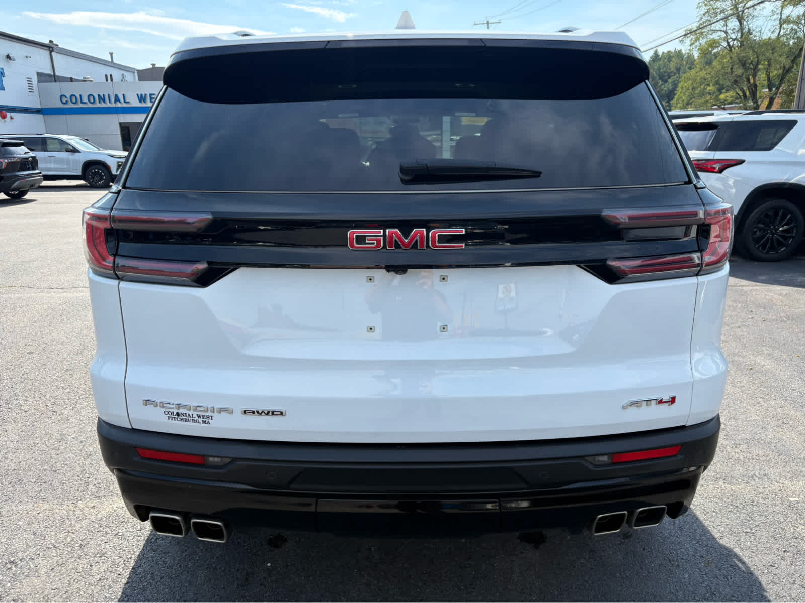 2024 GMC Acadia AT4