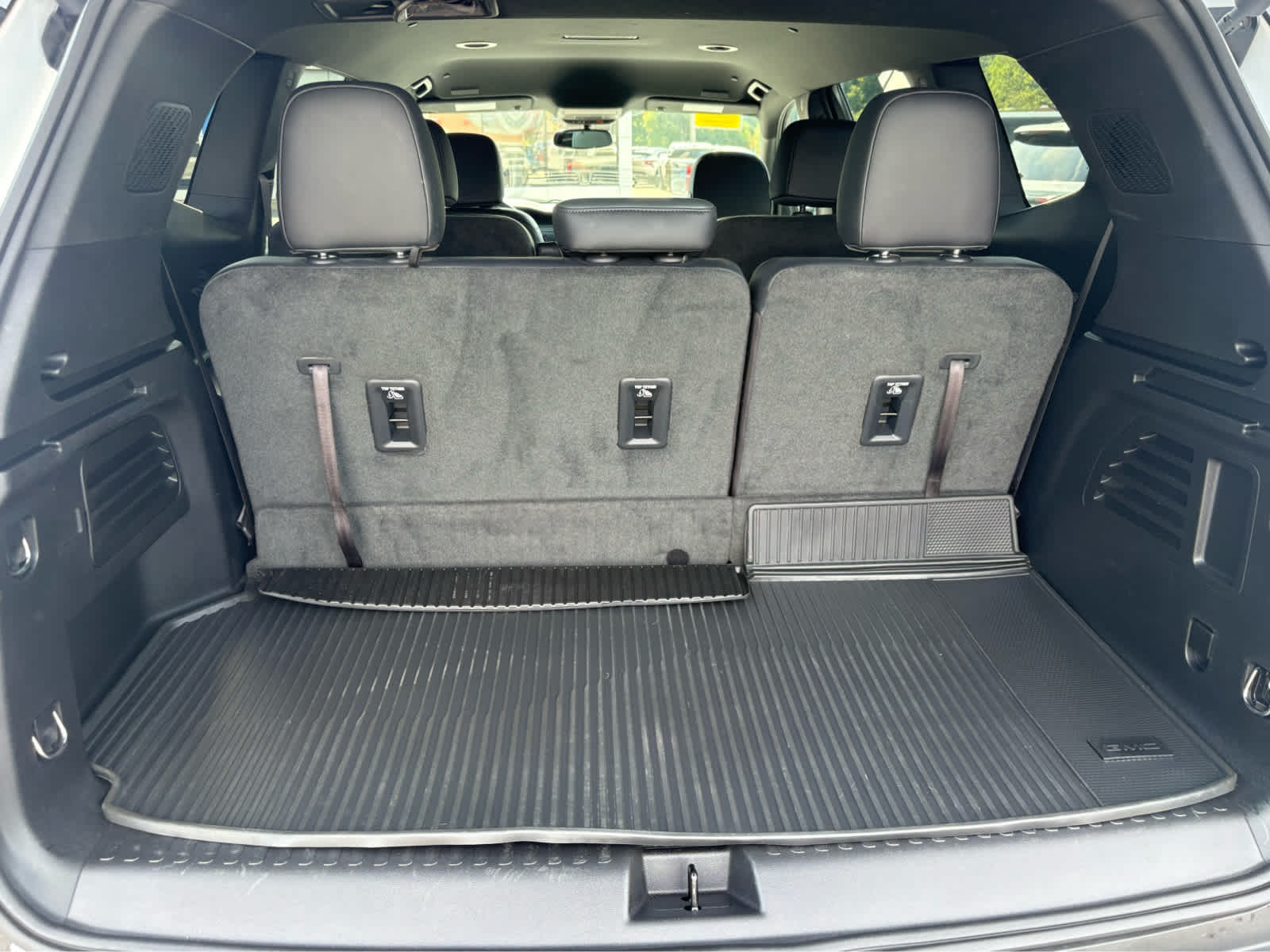 2024 GMC Acadia AT4