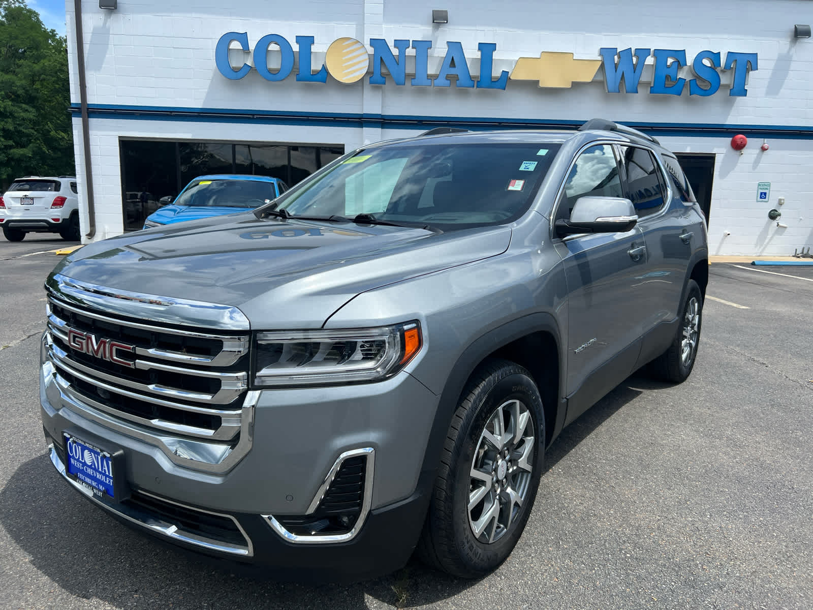2023 GMC Acadia SLT