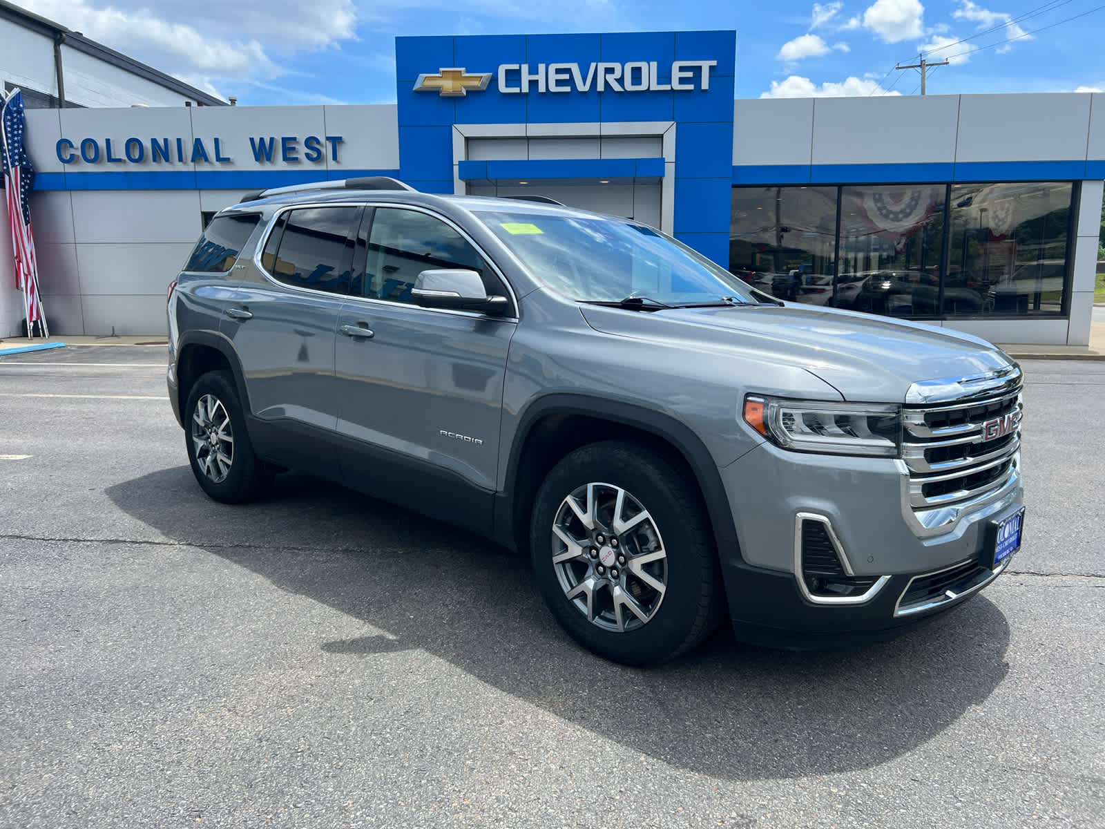 2023 GMC Acadia SLT