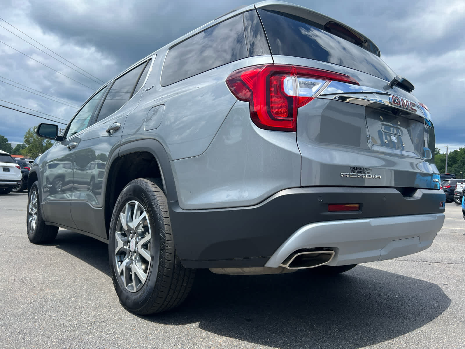2023 GMC Acadia SLT