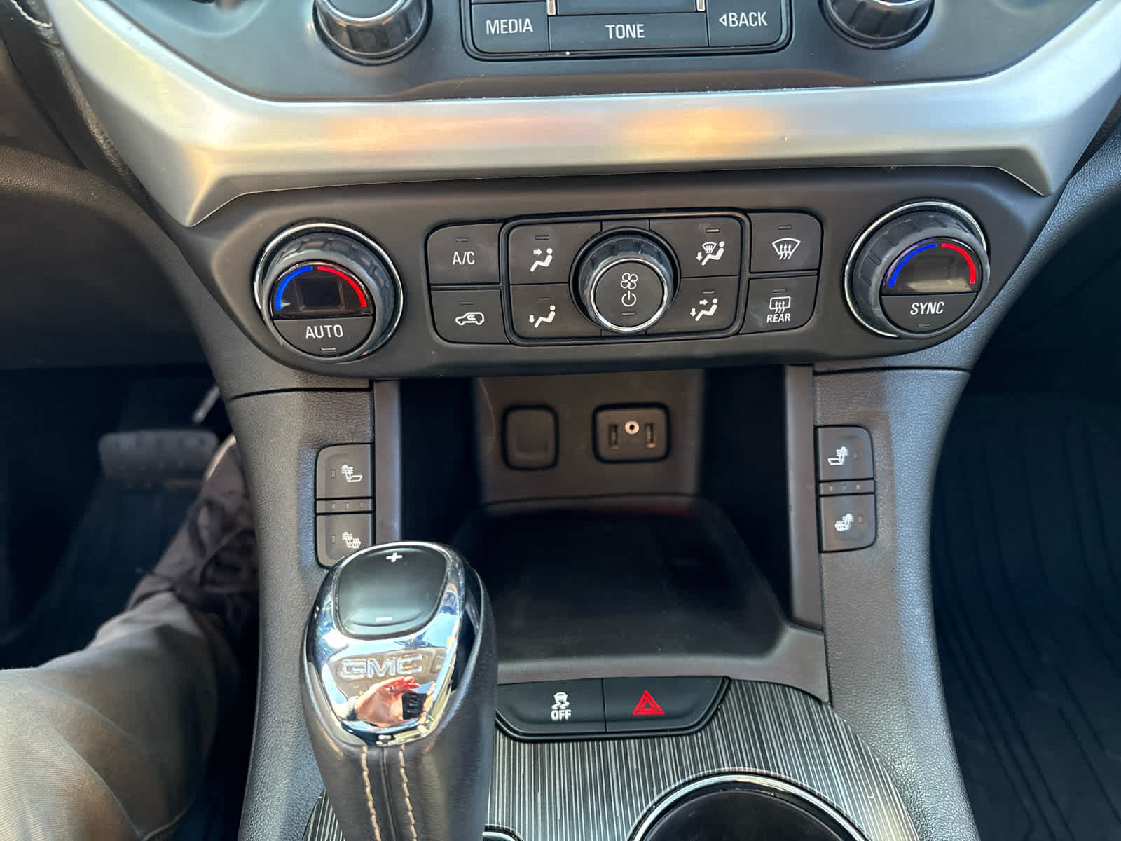2017 GMC Acadia SLT