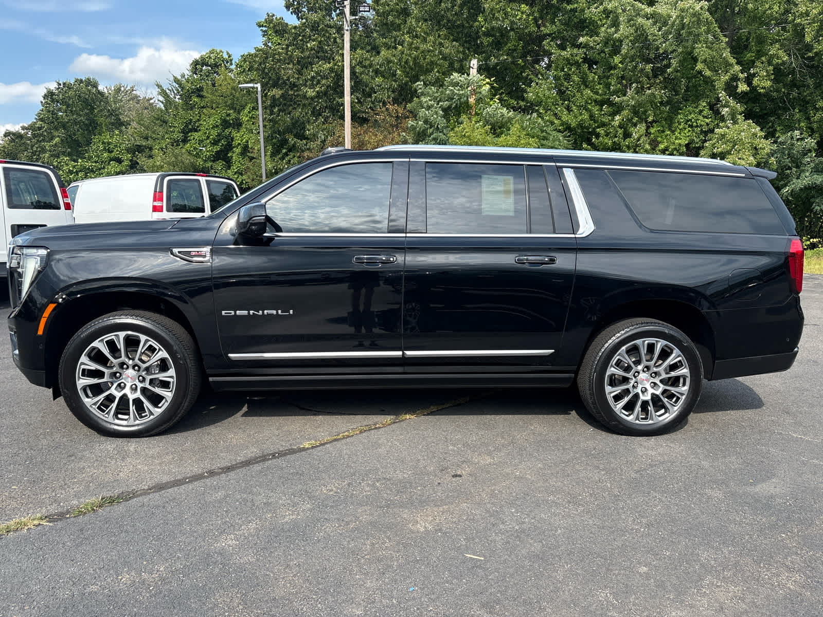 2025 GMC Yukon XL Denali