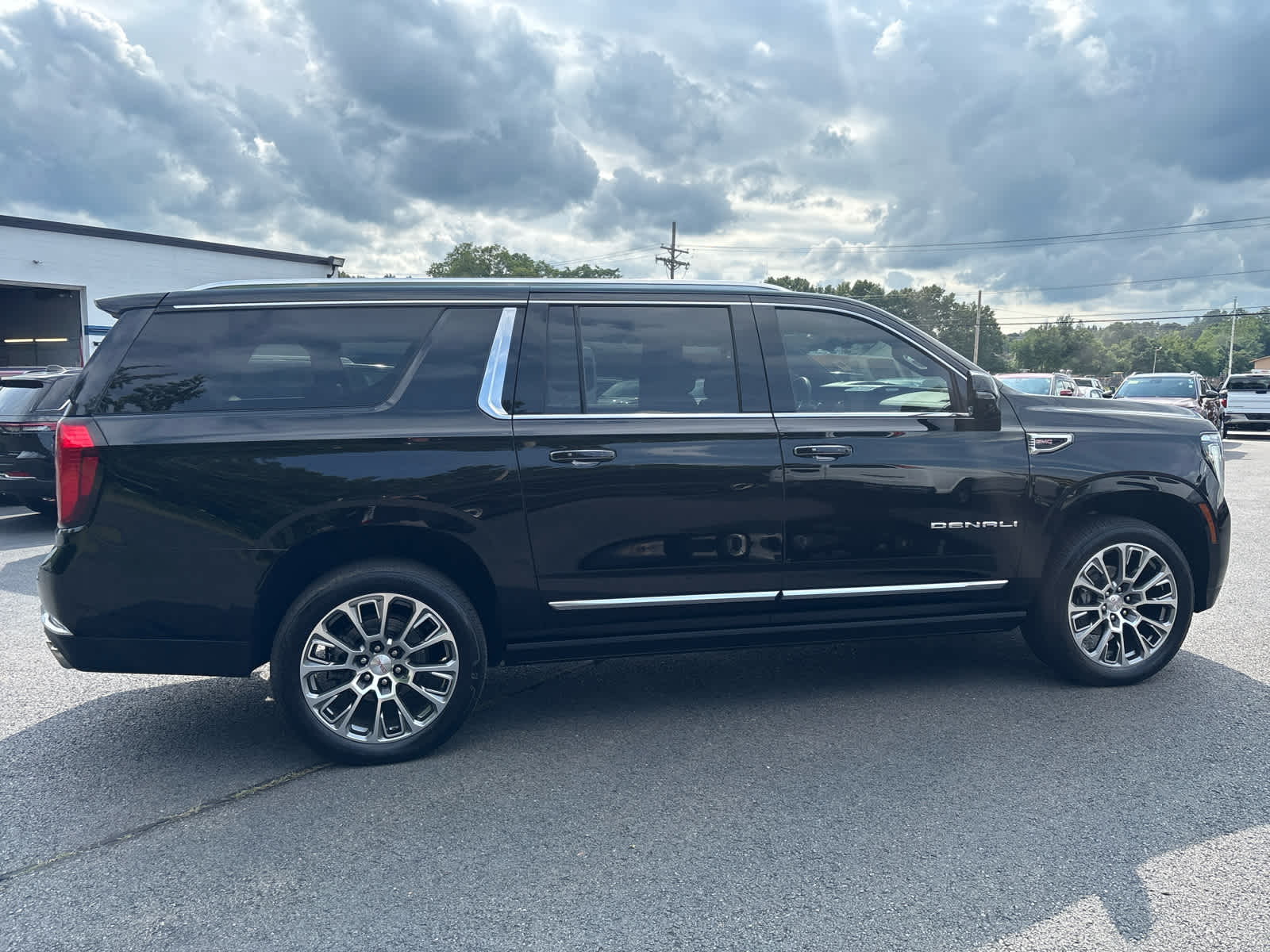 2025 GMC Yukon XL Denali