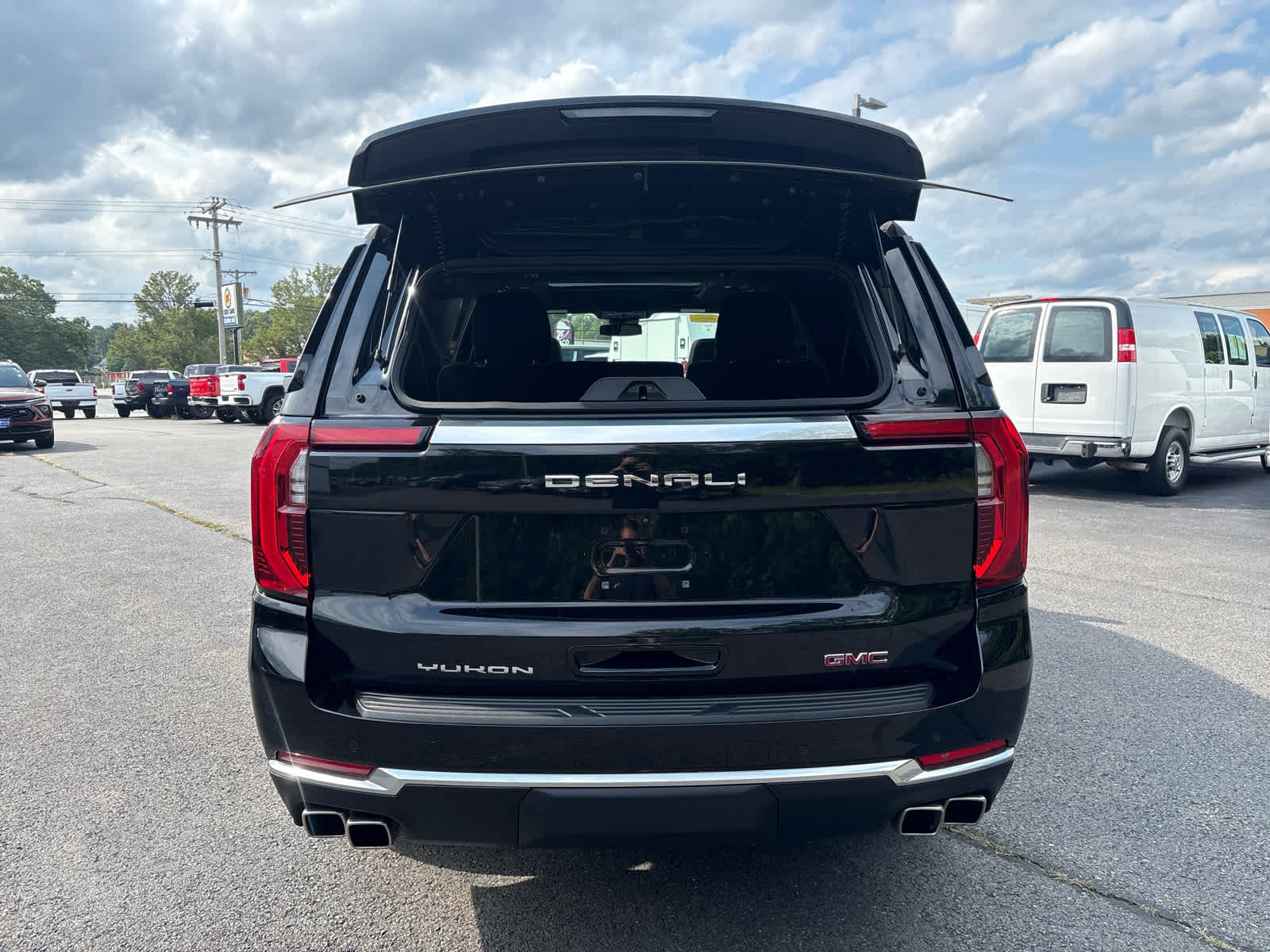 2025 GMC Yukon XL Denali